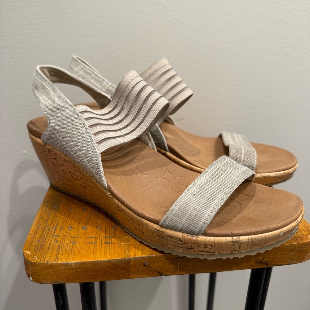 Skechers Cali Women's Size 10 Beverlee-Smitten Kitten Wedge Sandal Taupe Cork
